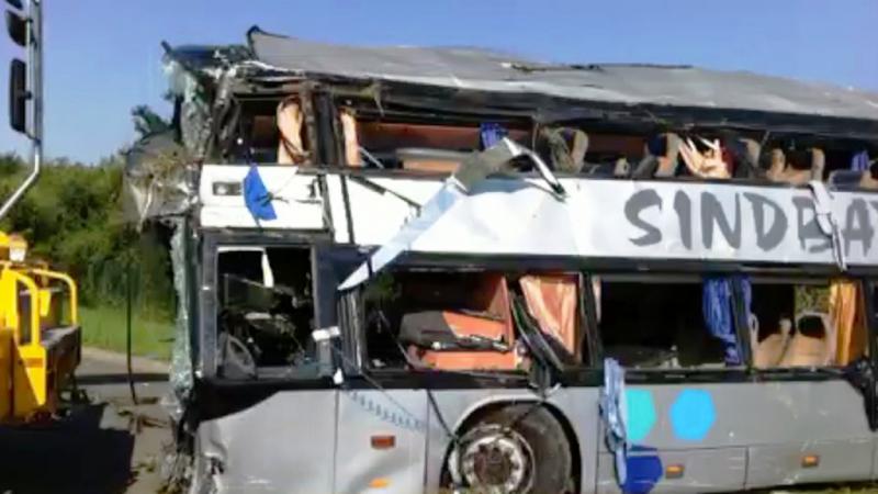 NJEMAČKA 9 mrtvih, 40 ranjenih u autobusnoj nesreći