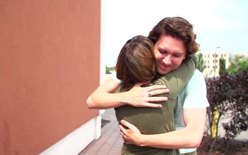 Sin poklonio majci auto njenih snova, pogledajte njenu reakciju (VIDEO)