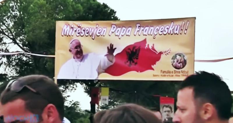 Papa u Albaniji: Autentična vjera izvor mira, a ne nasilja