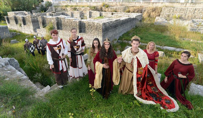 Na Dan neovisnosti umrla hrvatska kraljica i okrunjen kralj