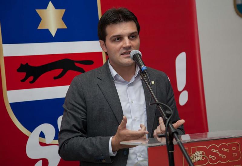 'Bavljenje partizanima i ustašama neće otvoriti ni jedno radno mjesto'