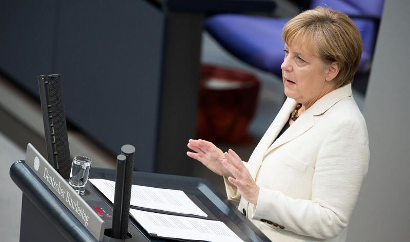 Angelu Merkel napustilo tri i pol tisuće ljudi