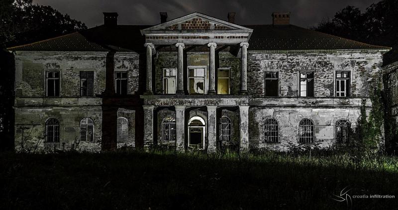 Posjetili tajanstveni hrvatski dvorac i snimili jezive fotke (FOTO)