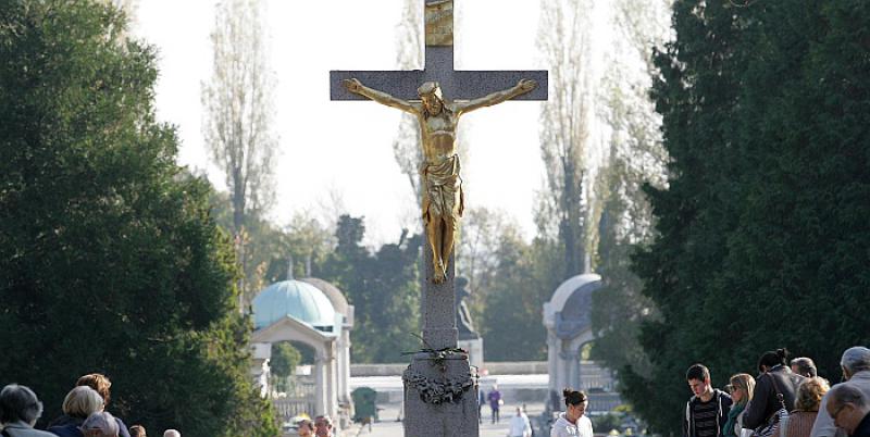 Svi sveti u Hrvatskoj: Bozanić na Mirogoju