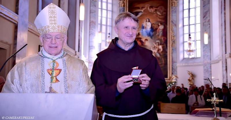 Pozdravilo ga 3000 vjernika: Hrvatski fratar primio visoko austrijsko odličje