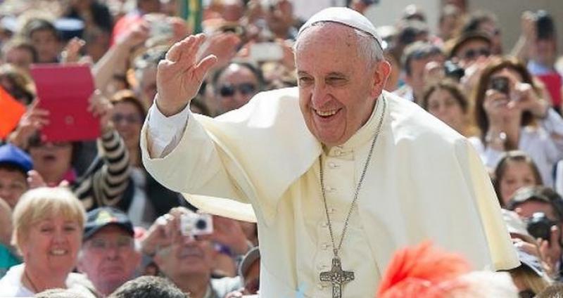 Pet najnovijih Papinih poruka na Twitteru