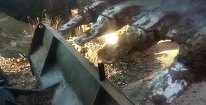 Kad ovom Bosancu u ruke date bager i upaljač, on napravi... (VIDEO)