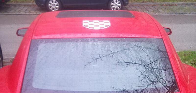 Netko u Njemačkoj vozi ovu 'pilu' s naslikanim hrvatskim grbom