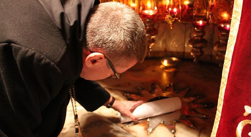 Želite da vaše ime na Badnjak bude položeno na mjestu Isusova rođenja?