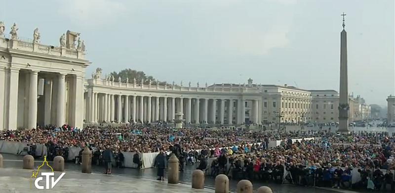 Otkriveno koliko milijuna vjernika je uživo gledalo Papu Franju u 2014.