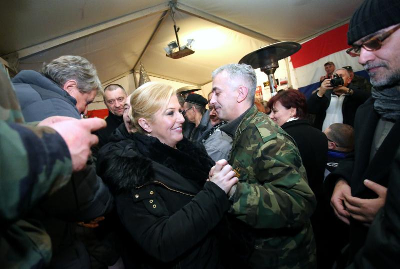 Grabar Kitarović s braniteljima u Savskoj (FOTO)
