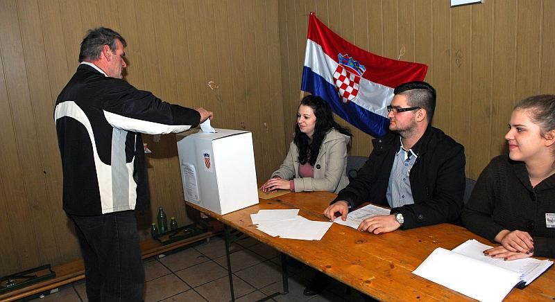 Grabar Kitarović pobijedila i na ponovljenim izborima