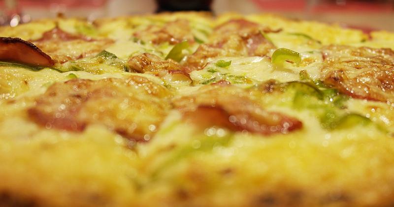 Bogata i pikantna slavonska pizza