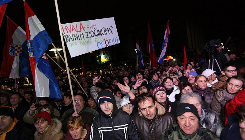Pogledajte kako je Glavaš dočekan na povratku u Osijek (VIDEO, FOTO)