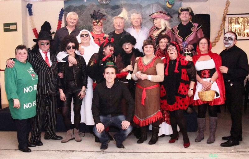 Stotine maskiranih na fešti u Bad Cannstattu