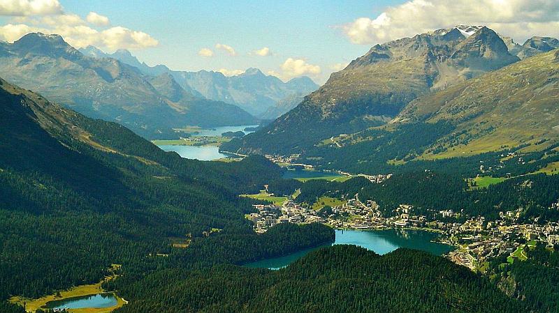 ŠVICARSKA: Rast bolji od predviđanja, problem u 2015. jačanje franka