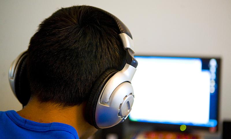 13 iseljenika učit će hrvatski jezik putem Skypea