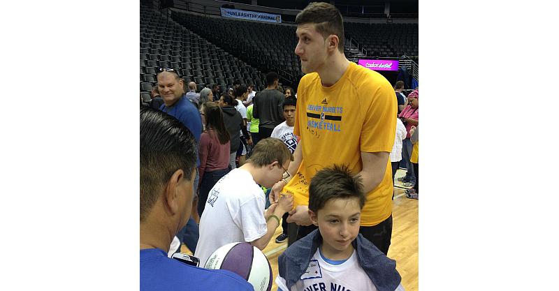 Bosanskohercegovački NBA košarkaš oduševio nekošarkaškim potezom