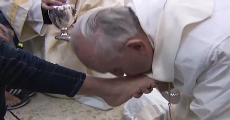 Veliki četvrtak: Papa Franjo ponovo oduševljava, prat će noge zatvorenicima