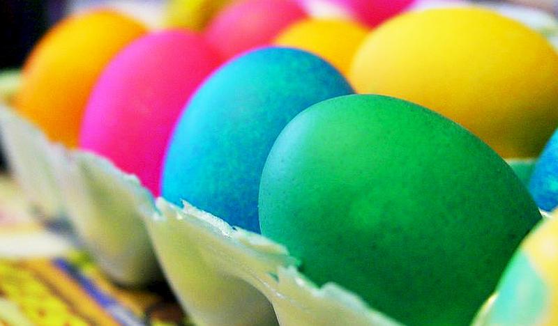 8 odličnih recepata za bojanje jaja koje smo naučili od svojih baka