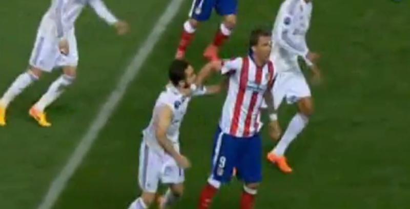 Remi Madriđana: šakom udario već raskrvavljenog Mandžukića (VIDEO)