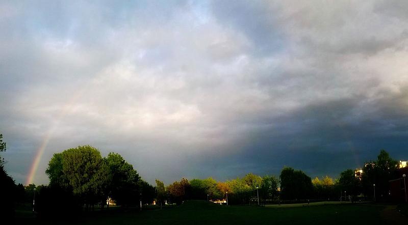 Lijepa duga nadvila se nad Zagrebom (FOTO)