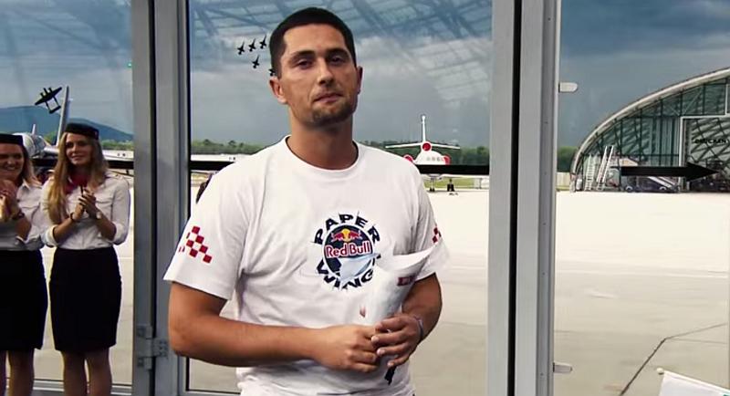 Hrvat viceprvak svijeta: baca papirnati avion više od 50 metara u dalj (VIDEO)