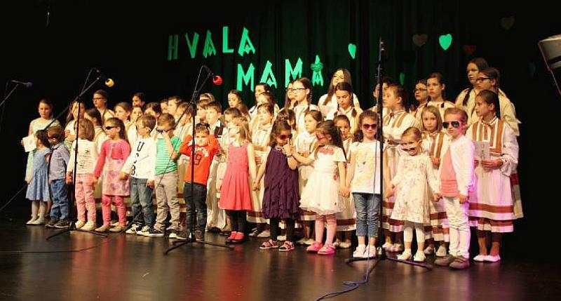 Majčin dan proslavljen u Kelkheimu i Wiesbadenu (FOTO)