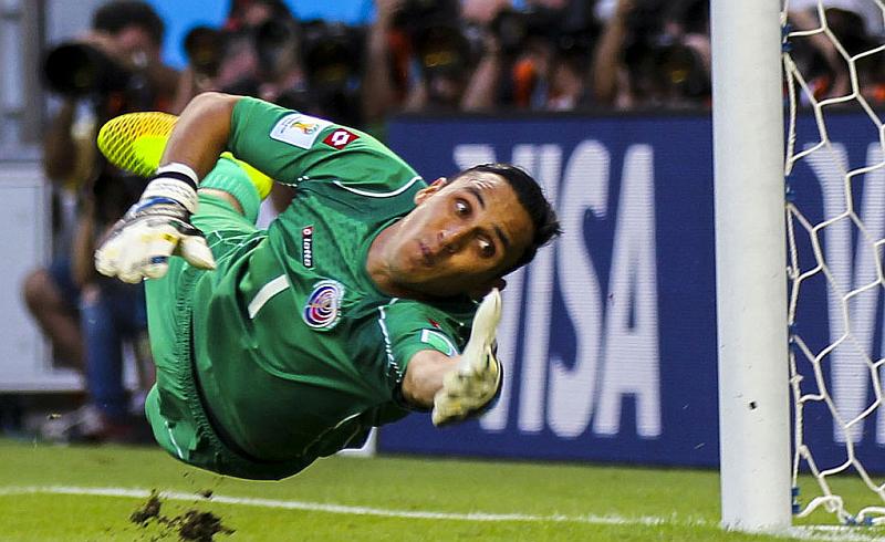 Pogledajte kako se golman Reala osramotio i primio gol (VIDEO)