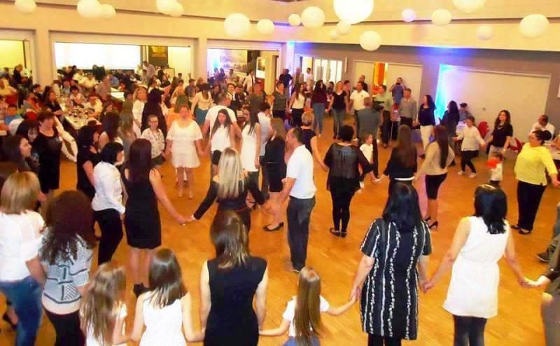 Veselo druženje u Stuttgartu: Nije manjkalo kola i pjesme uz violinu i šargiju