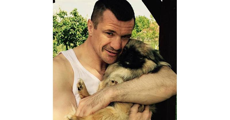 Cro Cop oduševljava, udomio gladnog psića: 'Gledao me u oči kao čovjek'