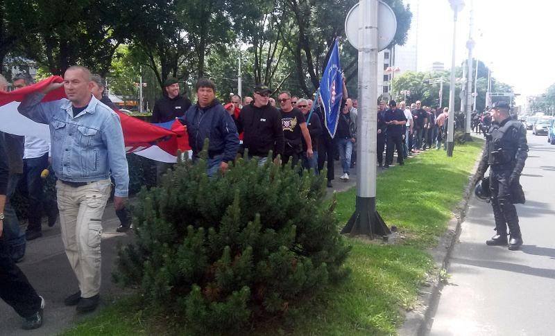 Branitelji se povlače sa Markovog trga, vraćaju se u Savsku