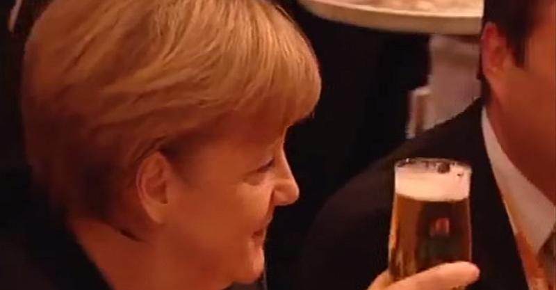 Čelnik NATO-a impresioniran time koliko Merkel može popiti