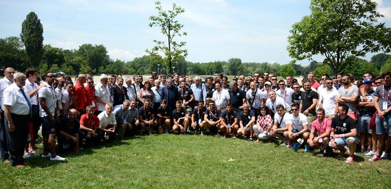 Sudionici SP hrvatskih iseljeničkih klubova na Bundeku s Bandićem