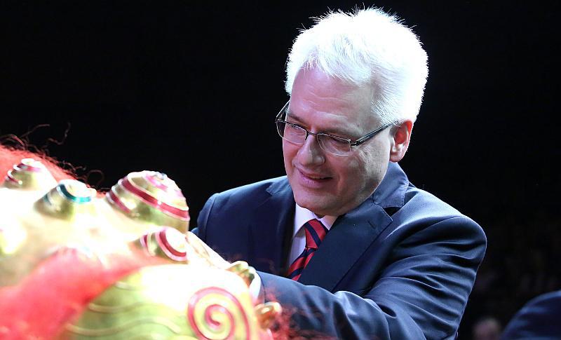 Josipović odgovorio Grabar-Kitarović na 'ples i pjesmu u Beogradu'