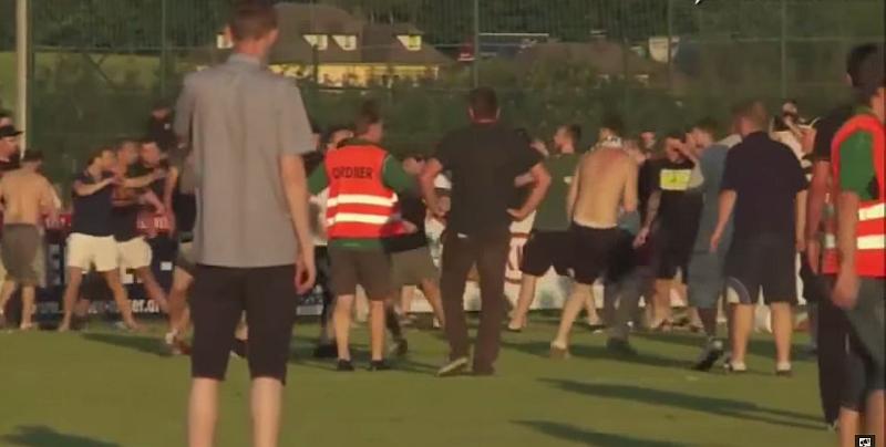 (VIDEO) AUSTRIJA: Nijemci i Englezi mlatili se nasred terena