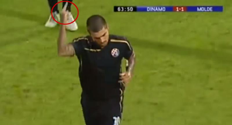 (VIDEO) Sramotno ponašanje: igrač Dinama publici pokazivao srednji prst