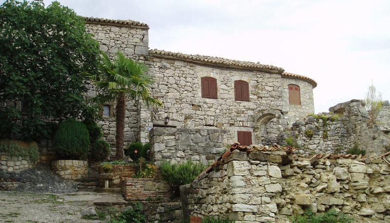 U Hrvatskoj se nalazi 'najmanji grad na svijetu' koji su 'izgradili divovi'