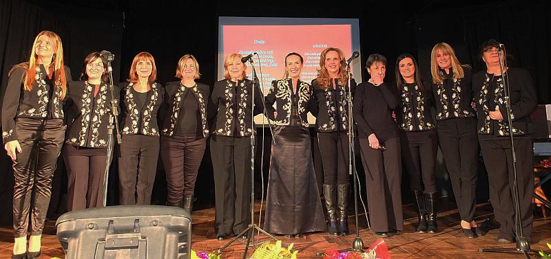 (FOTO) Hrvati Cordobe uživali u nastupu 'Valova'