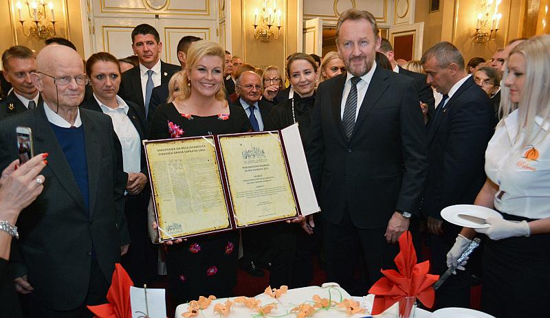 Grabar-Kitarović u BiH: 'Zaslužujete bolju budućnost'