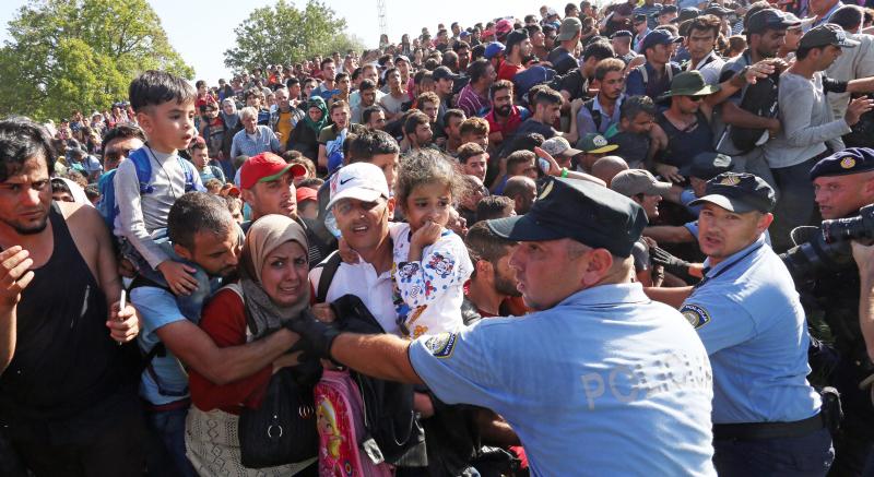 U Hrvatsku dosad ušlo 9200 migranata, nekoliko tisuća vojnika spremno izaći na granicu