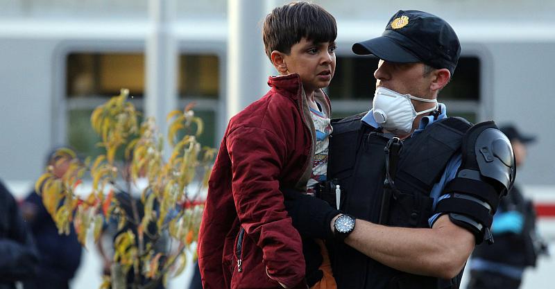 Austrija ipak pustila migrante, Merkel hvali Cerara?