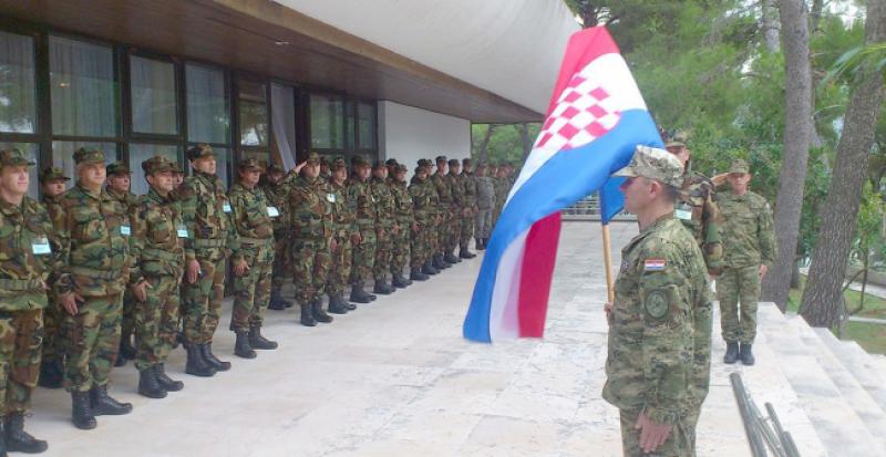 Hrvatima stižu pozivi na vojnu obuku, traže se objašnjenja: 'Prisiljava ih se da ostave poslove'