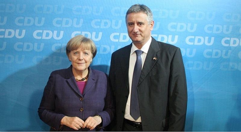 HDZ se hvali: 'Karamarko se susreo s Merkel, imamo njenu potporu za izbore'