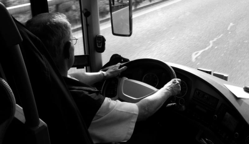 Busevi iz Njemačke početkom 80-ih: 55 putnika, 279 torbi, 5 televizora, u Jugi nema pa nema