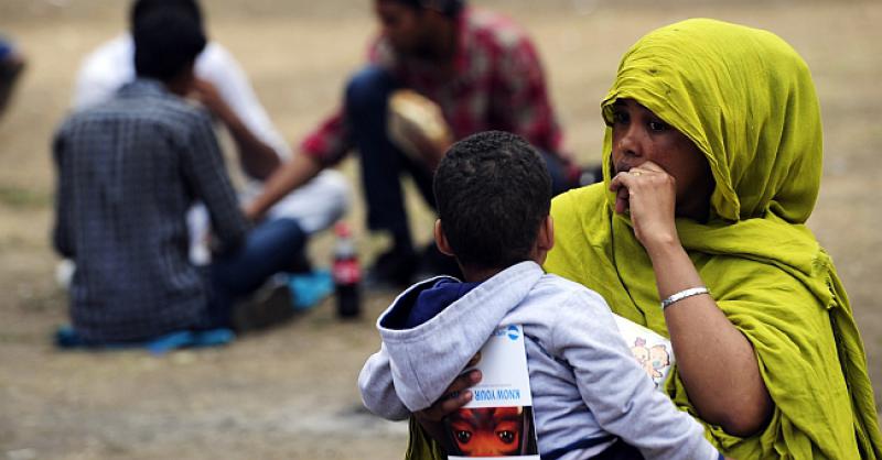 ANKETA: Treba li se Europa prilagoditi imigrantima ili imigranti Europi?