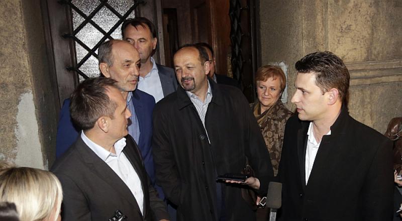 Petrov demantirao svađu među vodstvom stranke i pritiske 'metkovskog klana' i Crkve