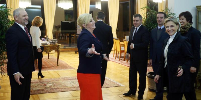 (VIDEO) Pogledajte kako se Milanović odbio fotografirati sa predsjednicom