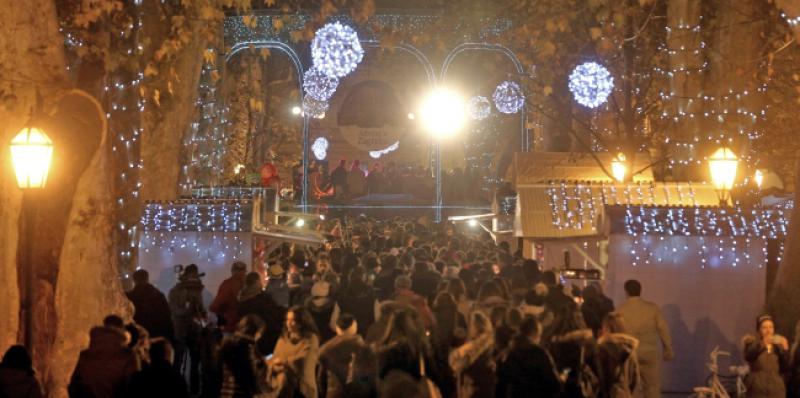 (FOTO) POČEO JE ADVENT: Pogledajte kako je dočekan u hrvatskim gradovima