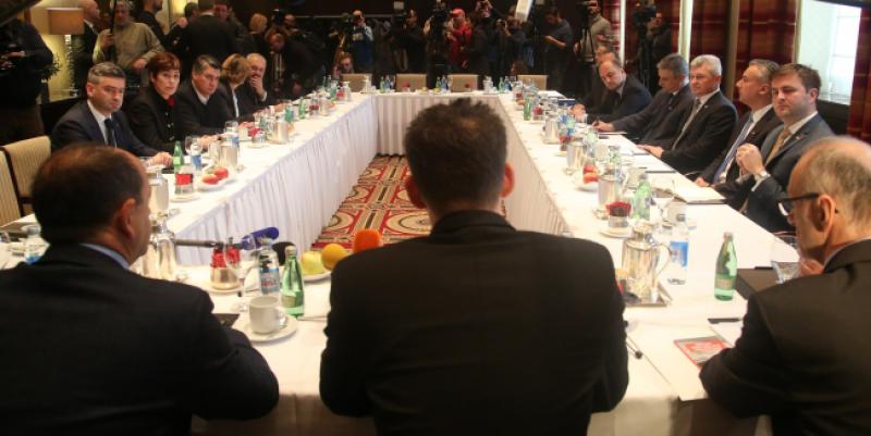 SASTANAK PETROV-MILANOVIĆ-KARAMARKO: Most predlaže nestranačkog premijera!
